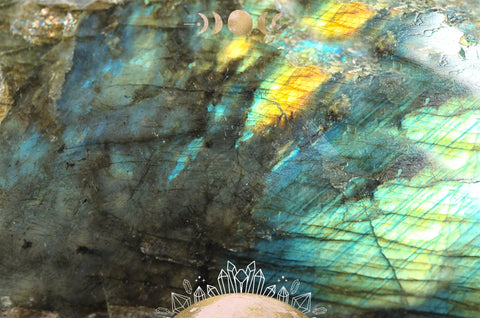 Healing Properties of Labradorite: A Crystal for Spiritual Beauty