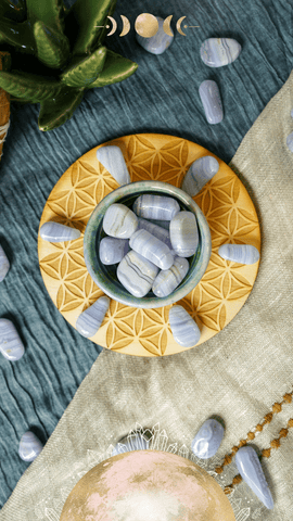 Healing Properties of Blue Lace Agate: A Crystal for Happiness & Personal Growth