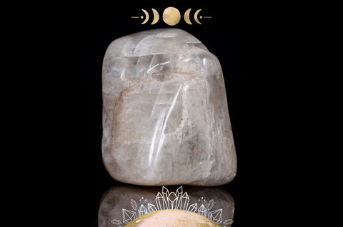 Healing Properties of White Moonstone: A Crystal for Moon Vibes