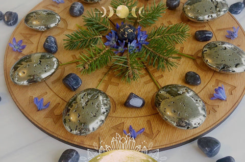 Healing Properties of Iolite: A Crystal for Direction & Guidance