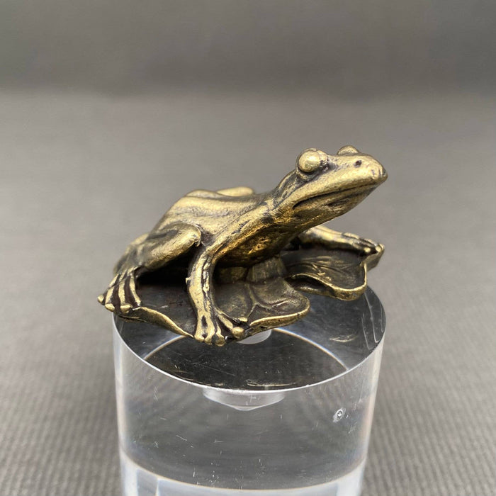 Brass Frog on Lotus Leaf Decoration