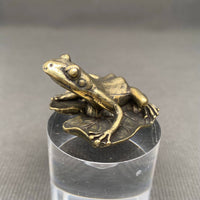 Brass Frog on Lotus Leaf Decoration