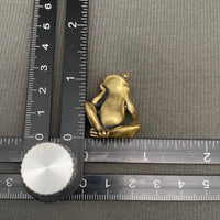 Brass Sitting Frog Decoration