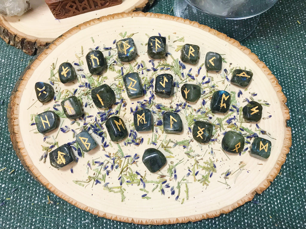 Crystal Elder Futhark Rune Set