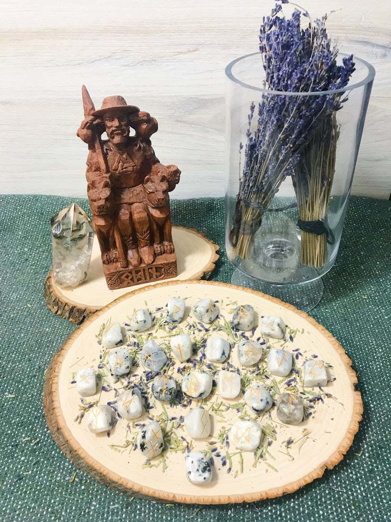 Crystal Elder Futhark Rune Set