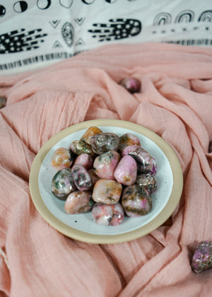 Tumbled Cobaltoan Calcite for Positive Outlook