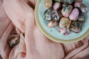 Tumbled Cobaltoan Calcite for Positive Outlook
