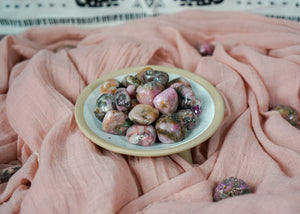 Tumbled Cobaltoan Calcite for Positive Outlook