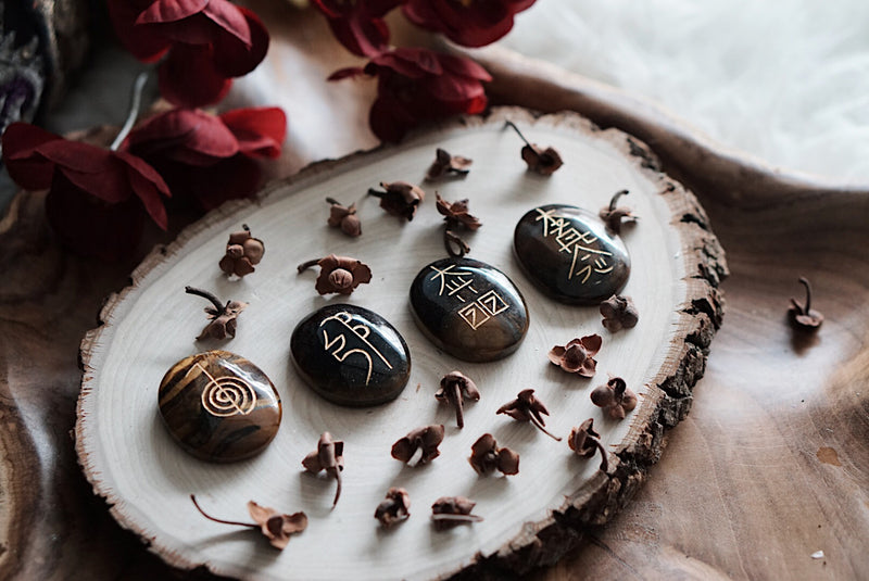 Crystal Palm Stone Reiki Healing Kits