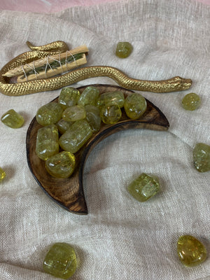 Tumbled Green Apatite for Connecting with Nature