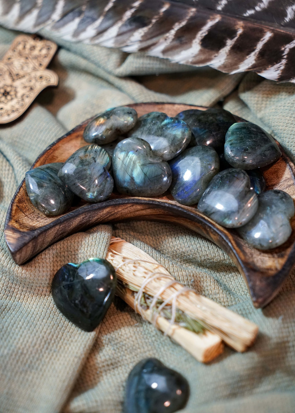 Labradorite Heart Carvings for Spiritual Beauty