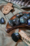 Labradorite Heart Carvings for Spiritual Beauty