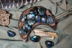 Labradorite Heart Carvings for Spiritual Beauty