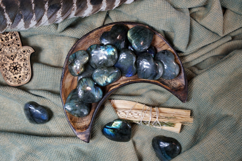 Labradorite Heart Carvings for Spiritual Beauty