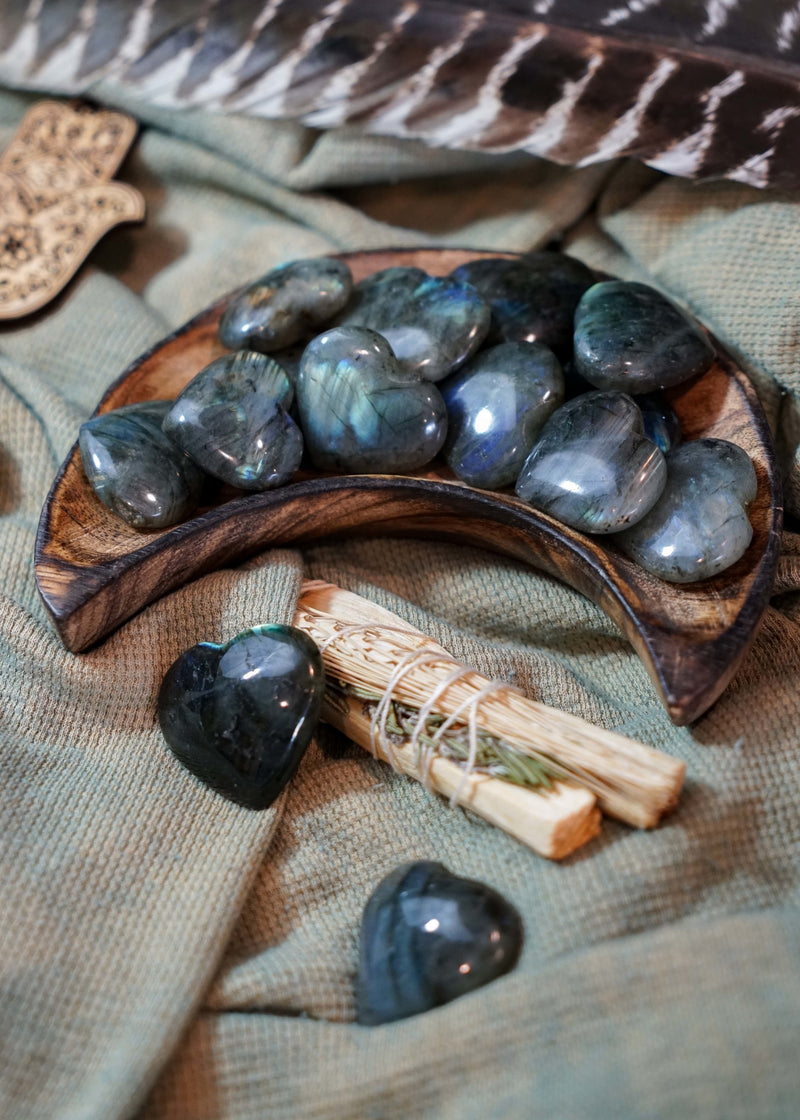 Labradorite Heart Carvings for Spiritual Beauty