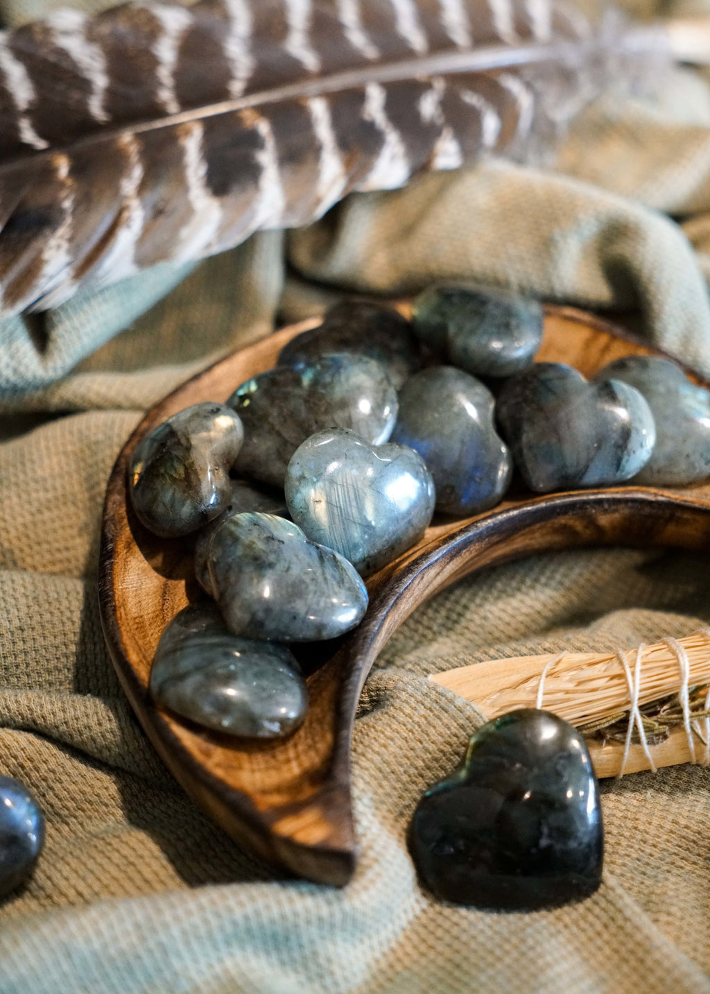 Labradorite Heart Carvings for Spiritual Beauty